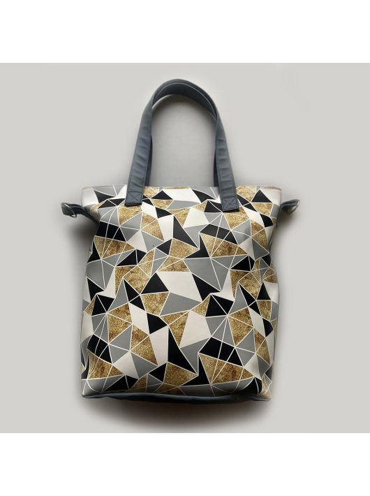 Szürke alapon geometriai mintás textilbőr női táska